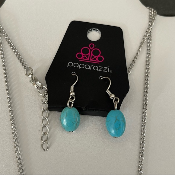 NWT PAPARAZZI NECKLACE & EARRINGS SET. Silver-Tone & Turqoise colored settings. - Picture 7 of 7